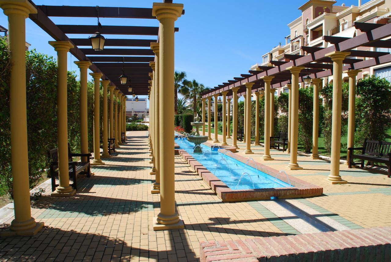 Canela Park By H *